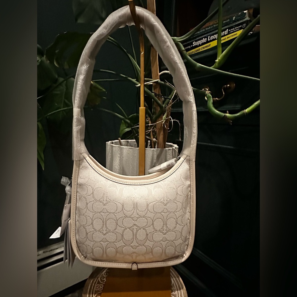 Coach Curve Zip Bag in Signature Jacquard